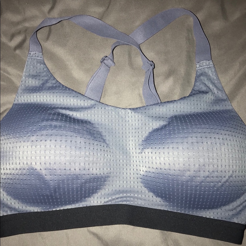 Victoria Secret Light Weight Sport Bra 34D